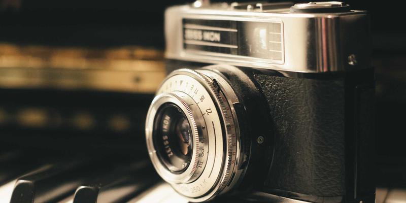 从三幕剧到赛博朋克：经典叙事模型在广告制作与创意内容中的创新应用