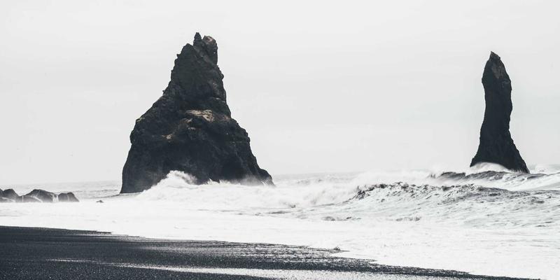 从剧本到成片：揭秘短片制作的完整流程与赛博朋克视觉叙事技巧