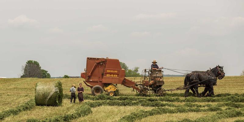 从视觉叙事到赛博朋克世界构建：影视制片人的全流程核心职责解析
