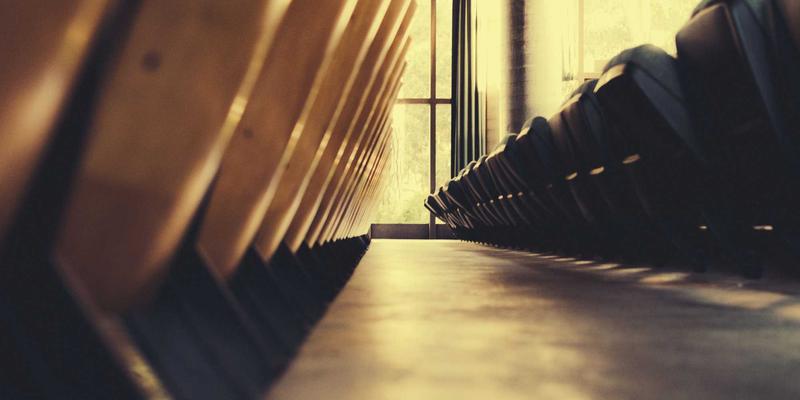 创意内容与灵感视觉的完美融合：影视特效化妆从概念设计到现场应用的艺术之旅