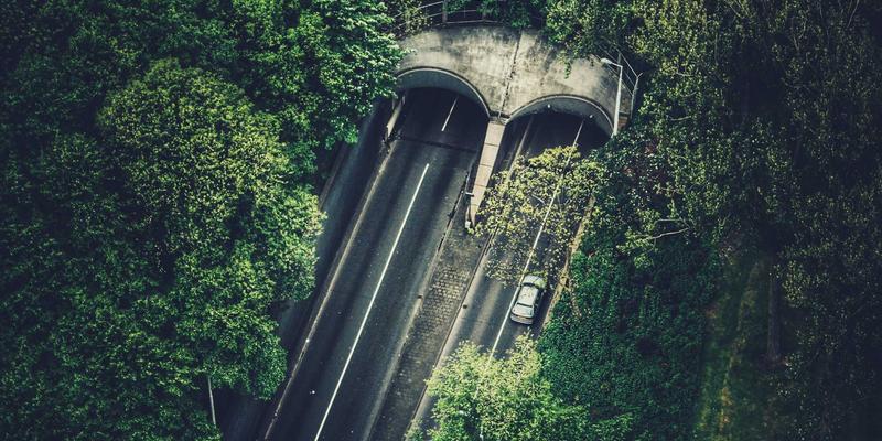 影视制作53：赛博朋克视觉叙事与创意内容的未来