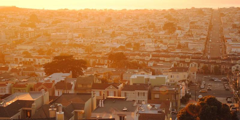 影视航拍美学与操作指南：用无人机解锁视觉叙事与灵感视觉的电影级表达