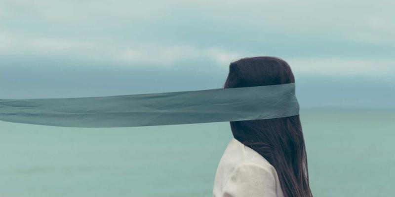 电影制作与短片广告中的声音设计艺术：构建沉浸式体验的幕后魔法