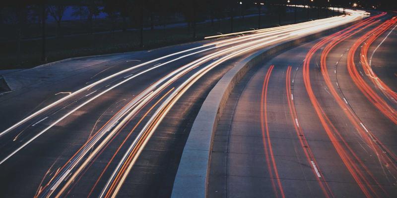 电影制作高效协作指南：从创意内容到赛博朋克世界的无缝落地